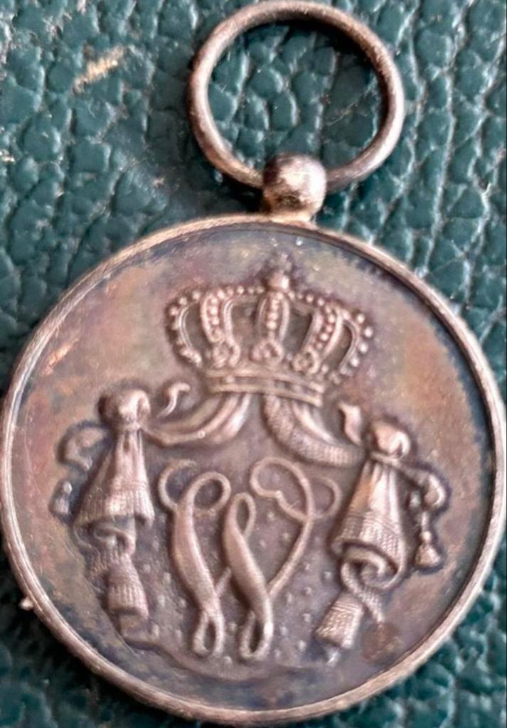 Nederlandse Medaille Langdurige Trouwe Dienst Brons, Ophalen of Verzenden, Brons, Nederland