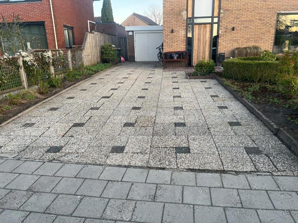 50m2 Grindtegels. Gratis. Zelf uithalen., Ophalen, Gebruikt, Beton, Terrastegels