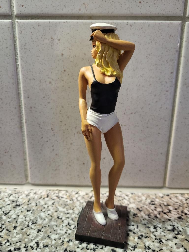 Manara beeldje, Verzenden, Zo goed als nieuw