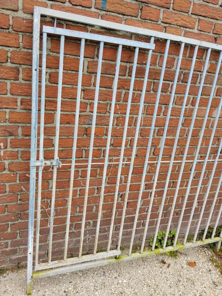 Voorkant van de hondenkennel met deur 299 breed 155 hoog, Dieren en Toebehoren, Hondenhokken, Ophalen, 110 cm of meer, 100 cm of meer