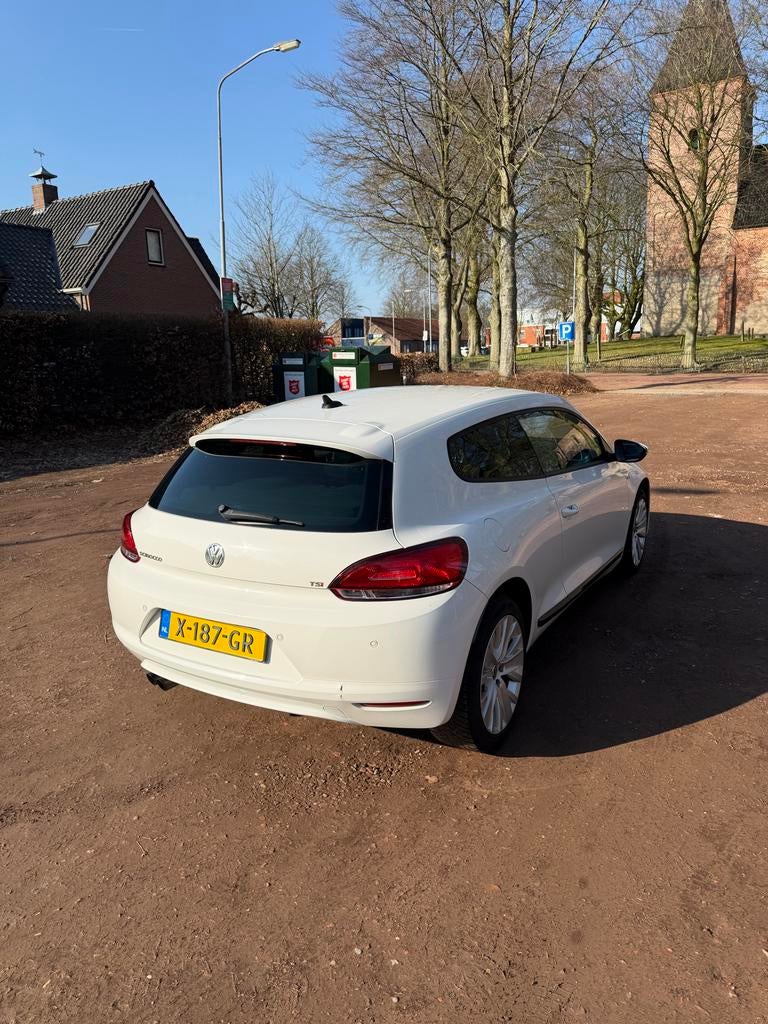 Volkswagen Scirocco 1.4 TSI 90KW BMT 2013 Wit NIEUWE APK, Voorwielaandrijving, 4 cilinders, 4 stoelen, 1219 kg