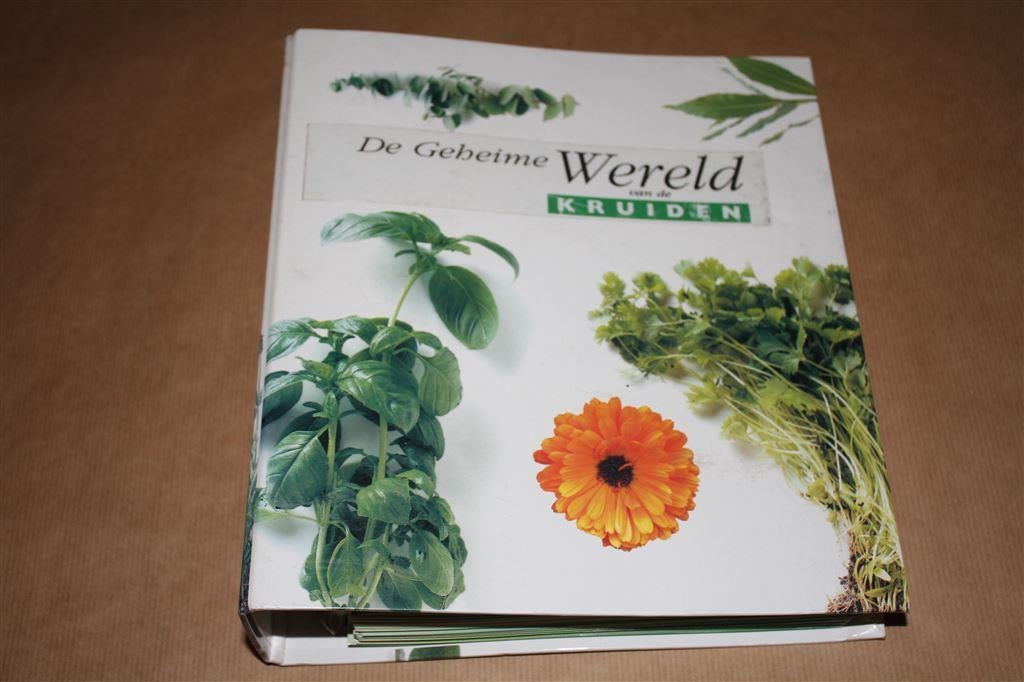 Kruiden en Planten Kweken. De Geheime Wereld van de Kruiden., Boeken, Ophalen of Verzenden, Zo goed als nieuw, Tuinieren en Tuinplanten