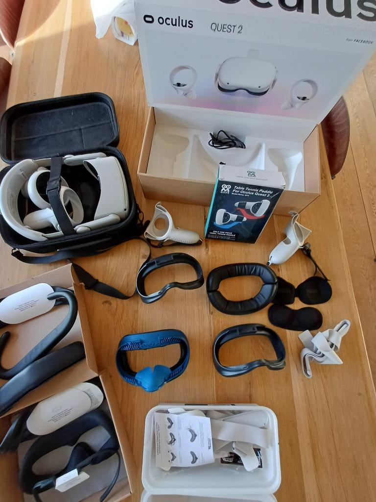 Oculus Quest 2 VR set met koffer en tafeltennis set, Spelcomputers en Games, Virtual Reality, Ophalen of Verzenden