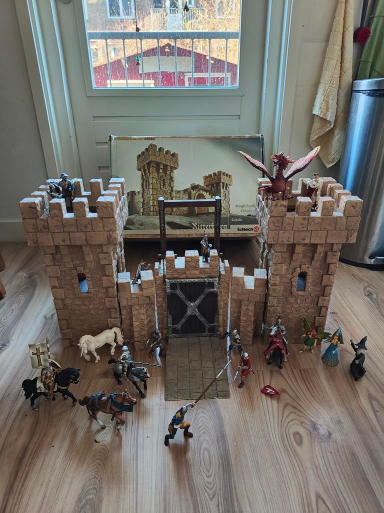 Schleich Kasteel + ridders, paarden etc., Verzamelen, Speelgoed, Ophalen, Zo goed als nieuw