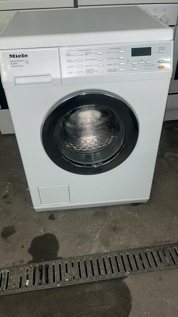 Miele wasmachine - 8kg - 1600 toeren, 8 tot 10 kg, Ophalen, 1600 toeren of meer, 85 tot 90 cm