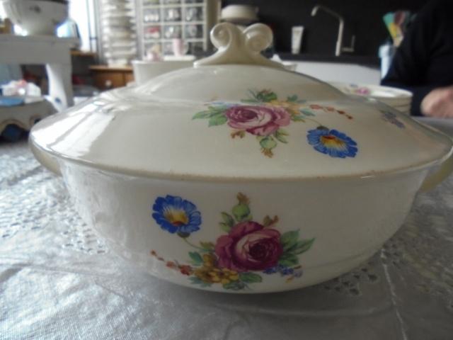 Brocante dekschaal pioenroos P. Regout, Antiek en Kunst, Ophalen of Verzenden