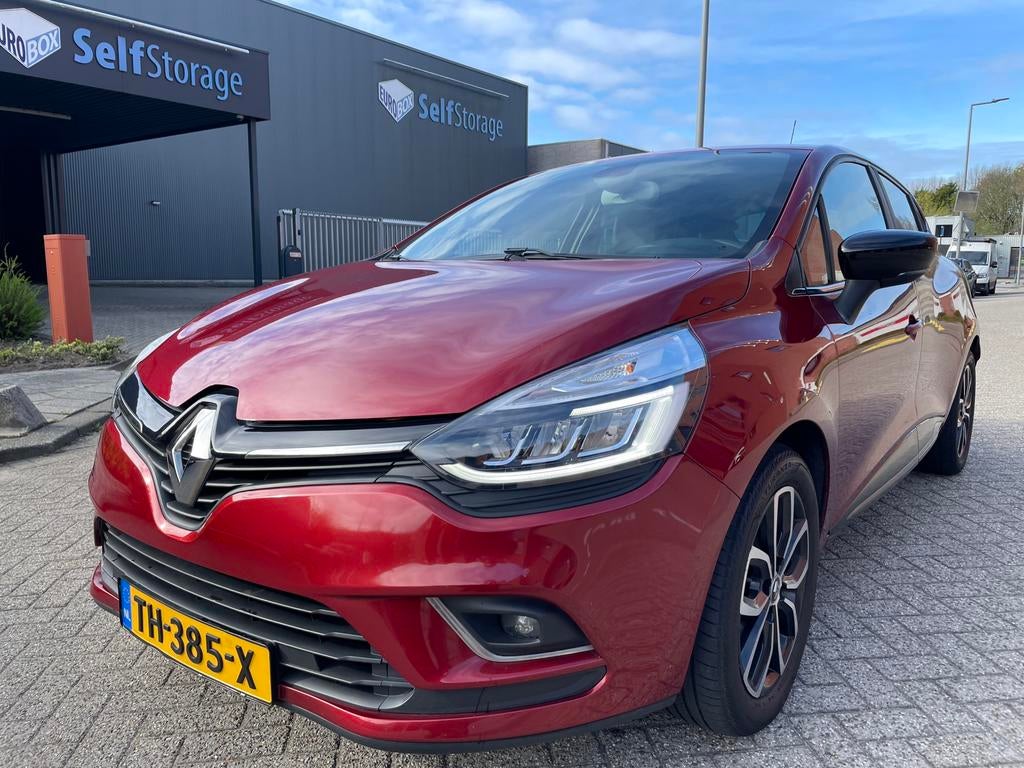 Renault clio 2017 | 0.9 Tce | stoelverwarming | zeer netjes, Auto's, Renault, Voorwielaandrijving, Zwart, Leder en Stof, Particulier