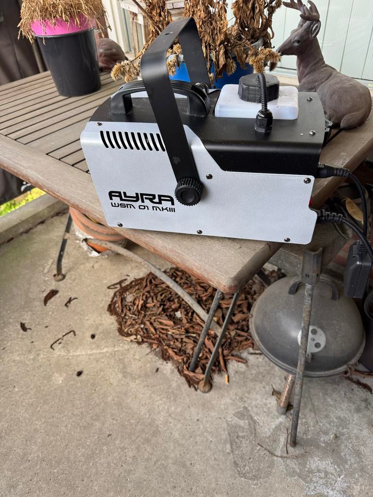 Ayra WSM01 MKIII Rookmachine met draadloze afstandsbediening, Muziek en Instrumenten, Ophalen, Gebruikt, Rookmachine