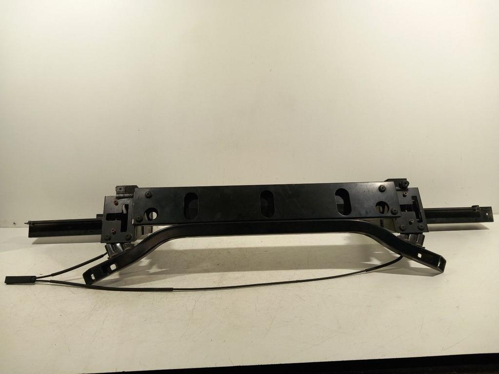 Voorfront slotplaat BMW X3, Onderdelen@venauto.nl, Van der Ven Autorecycling B.V., Gebruikt, Ettenseweg 76, 4706 PB Roosendaal, The Netherlands