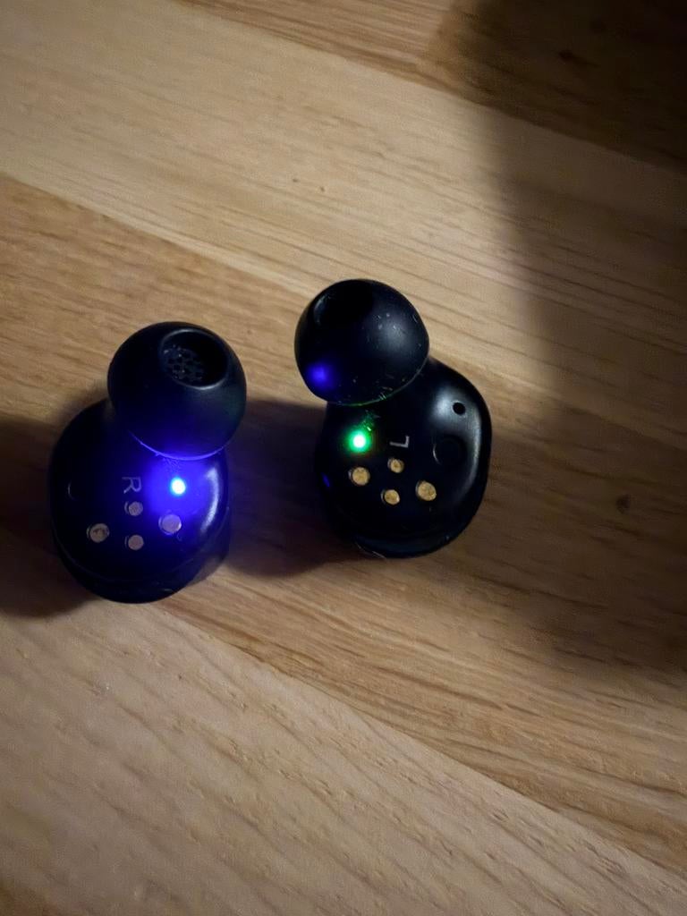 2 sets Sennheiser Momentum 4, Ophalen of Verzenden, Gebruikt