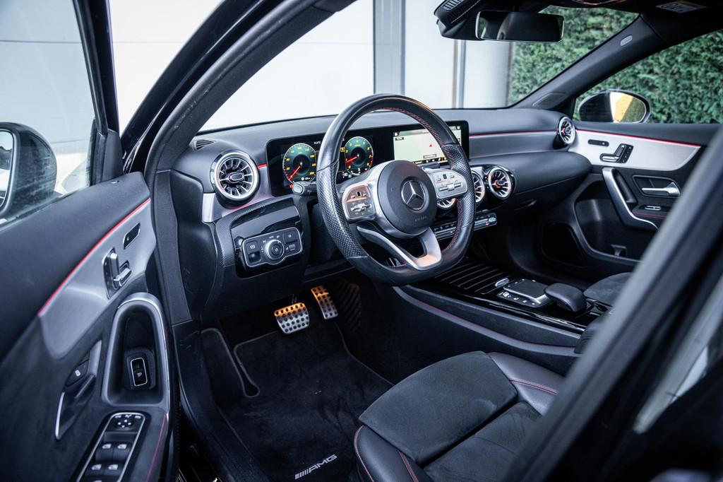 Mercedes-Benz A-Klasse 200 AMG I Pano I Sfeerverl. I OrgNL I, Auto's, Stof, Gebruikt, 4 cilinders, 1290 kg