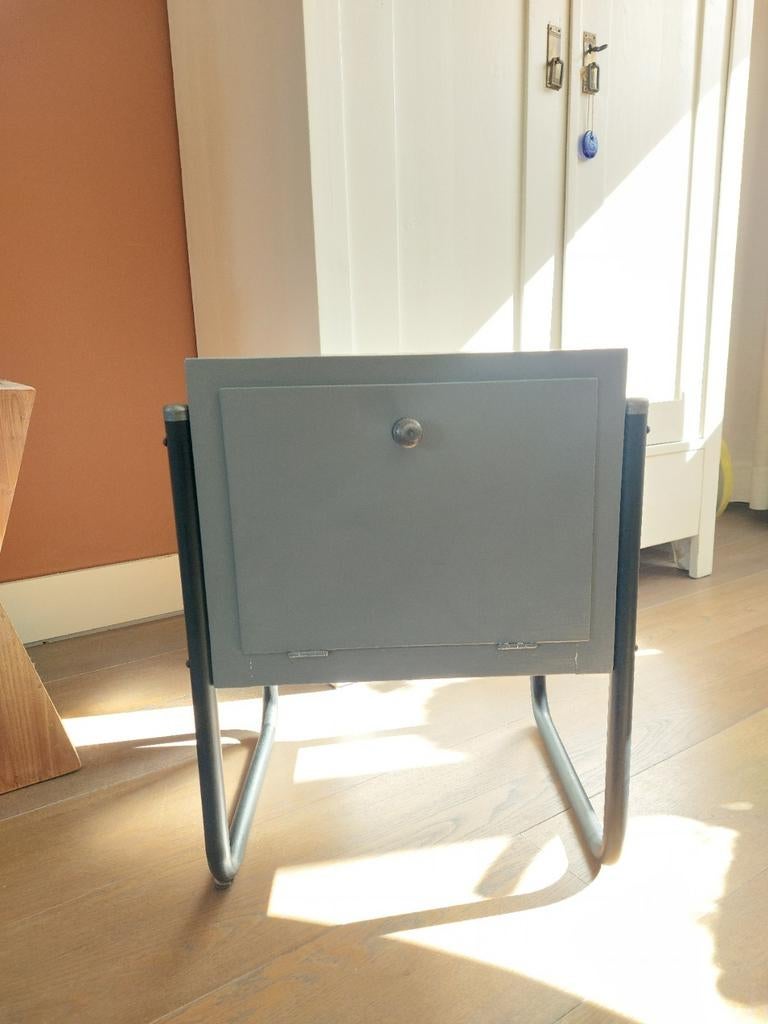 Retro nachtkastje met klep, Ophalen, Minder dan 45 cm, Minder dan 55 cm