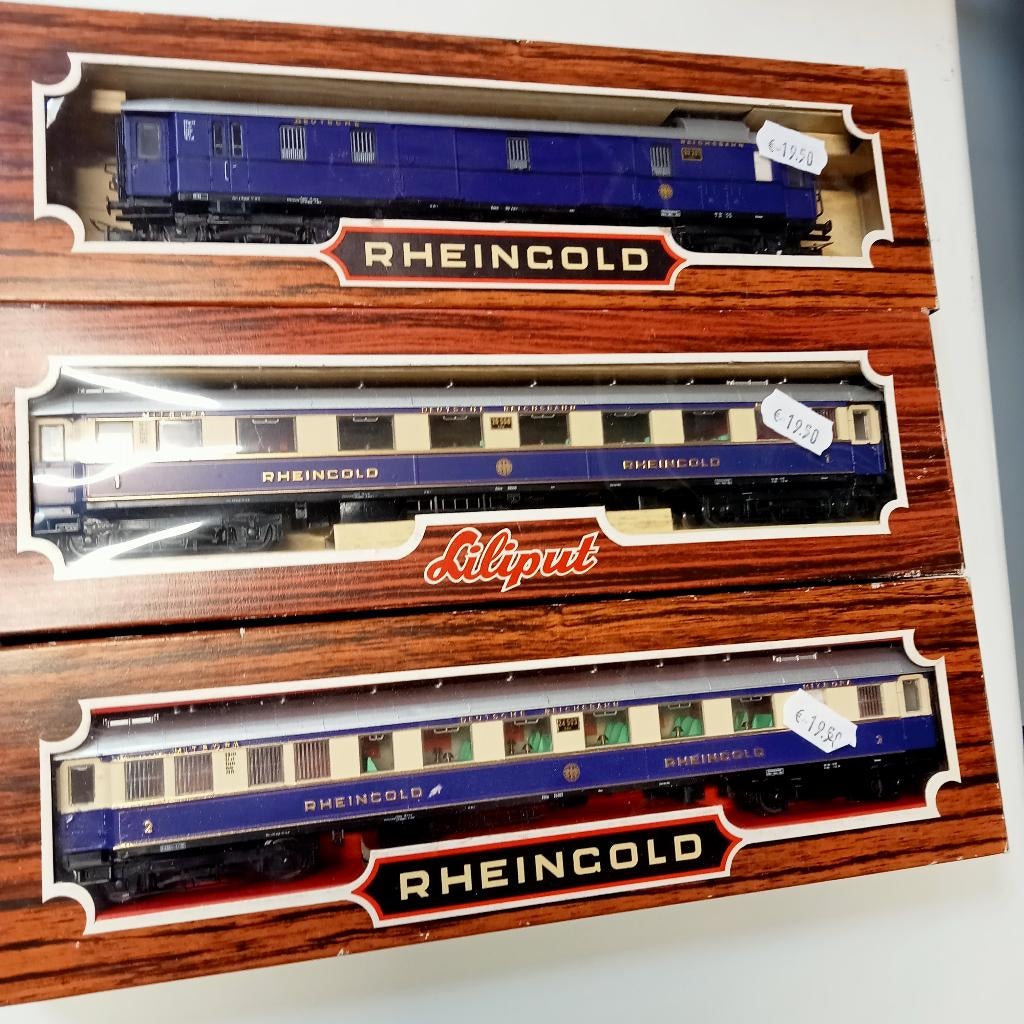 Liliput Rheingold 824, 826 en 821 ruigen en bagagewagen, Hobby en Vrije tijd, Modeltreinen | H0, Wisselstroom, Ophalen of Verzenden