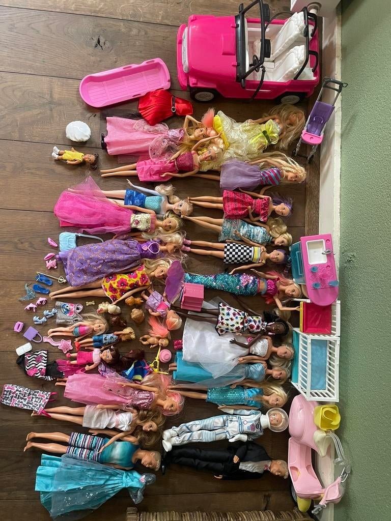 Hele collectie van barbies, Ken en auto's etc, Ophalen of Verzenden, Zo goed als nieuw, Barbie