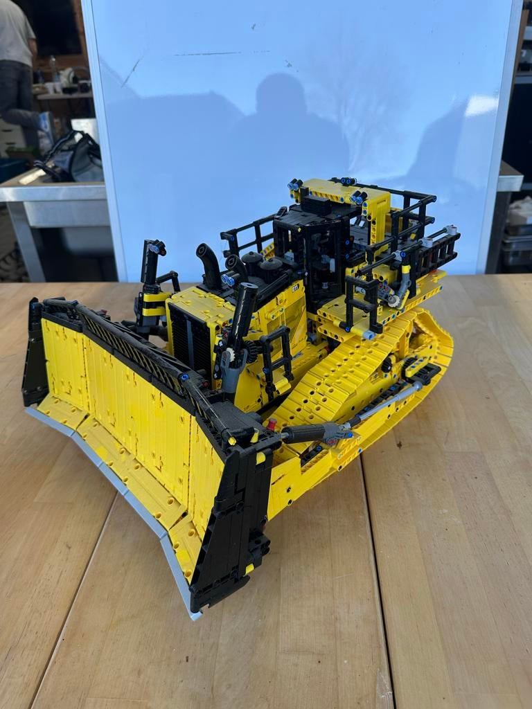 Lego Technic Cat D11 Bulldozer (42131) - Zo goed als nieuw, Ophalen of Verzenden, Zo goed als nieuw, Complete set, Lego