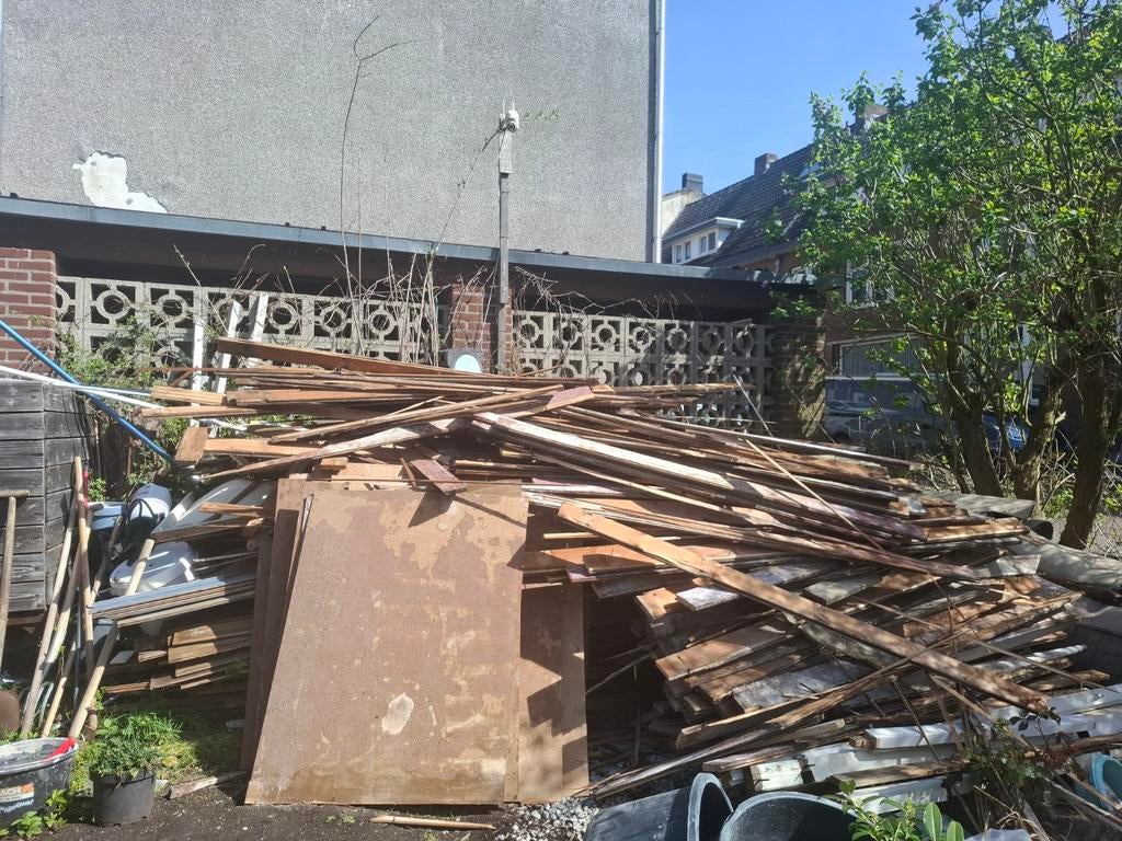 Afgebroken vloerdelen en lambrisering gratis ophalen, Ophalen, Gebruikt, Minder dan 25 mm, Plank