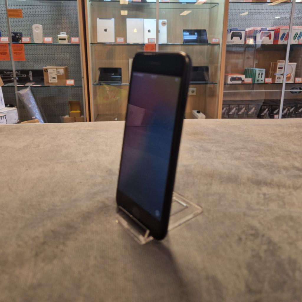 Apple iPhone SE 2020 64GB iOS 26 - In Nette Staat, Apple, Zo goed als nieuw, Support@apple.com, One Apple Park Way
Cupertino, CA 95014
United States