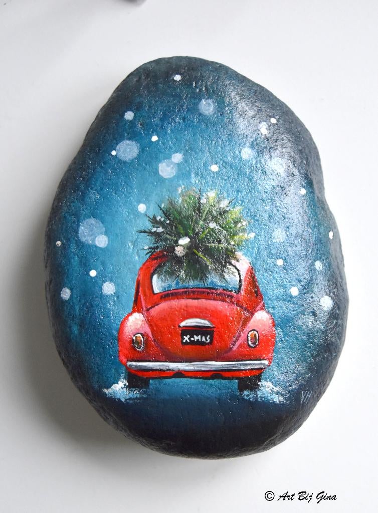 Let it snow.. Kerstboom en een VW Kever geschilderd op steen, Ophalen of Verzenden