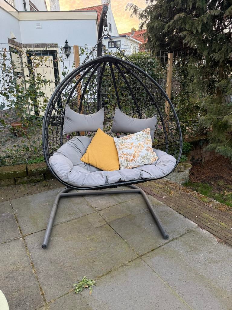 Hangstoel Eva 2-zits inclusief kussens, Ophalen, Gebruikt, Wicker
