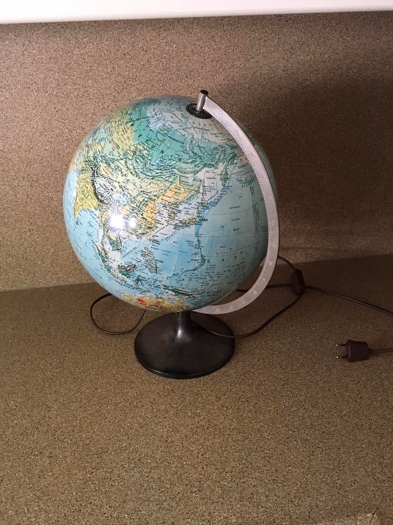 Wereldbol met verlichting, Ophalen, Zo goed als nieuw