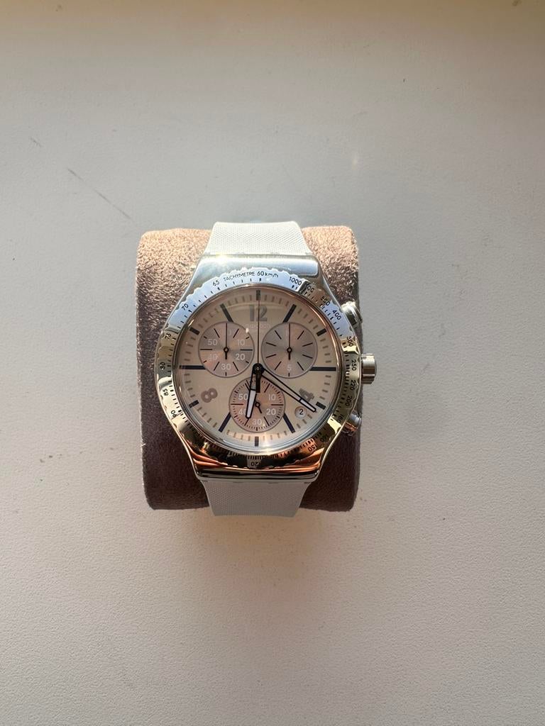 SWATCH BLUESHIFT GLOW, Ophalen of Verzenden, Zo goed als nieuw, Kunststof, Swatch