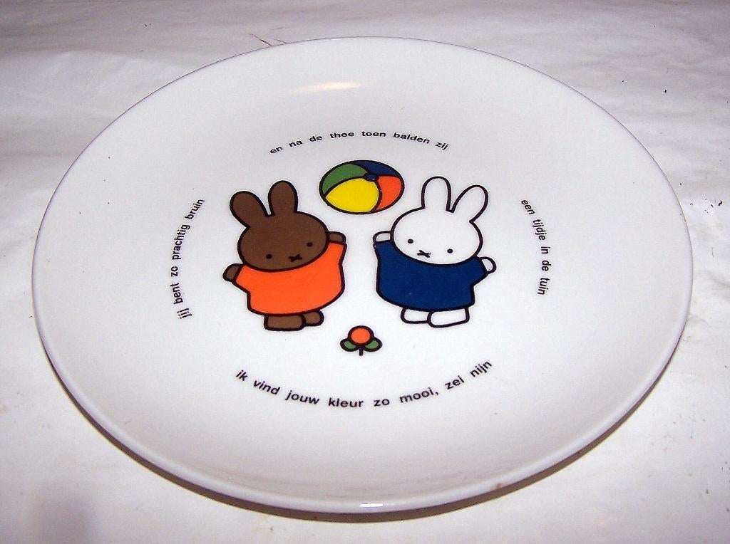 Vintage (1999) DE bord Nijntje en Nina. Nieuwstaat., Ophalen of Verzenden, Zo goed als nieuw, Bord(en), Overige stijlen