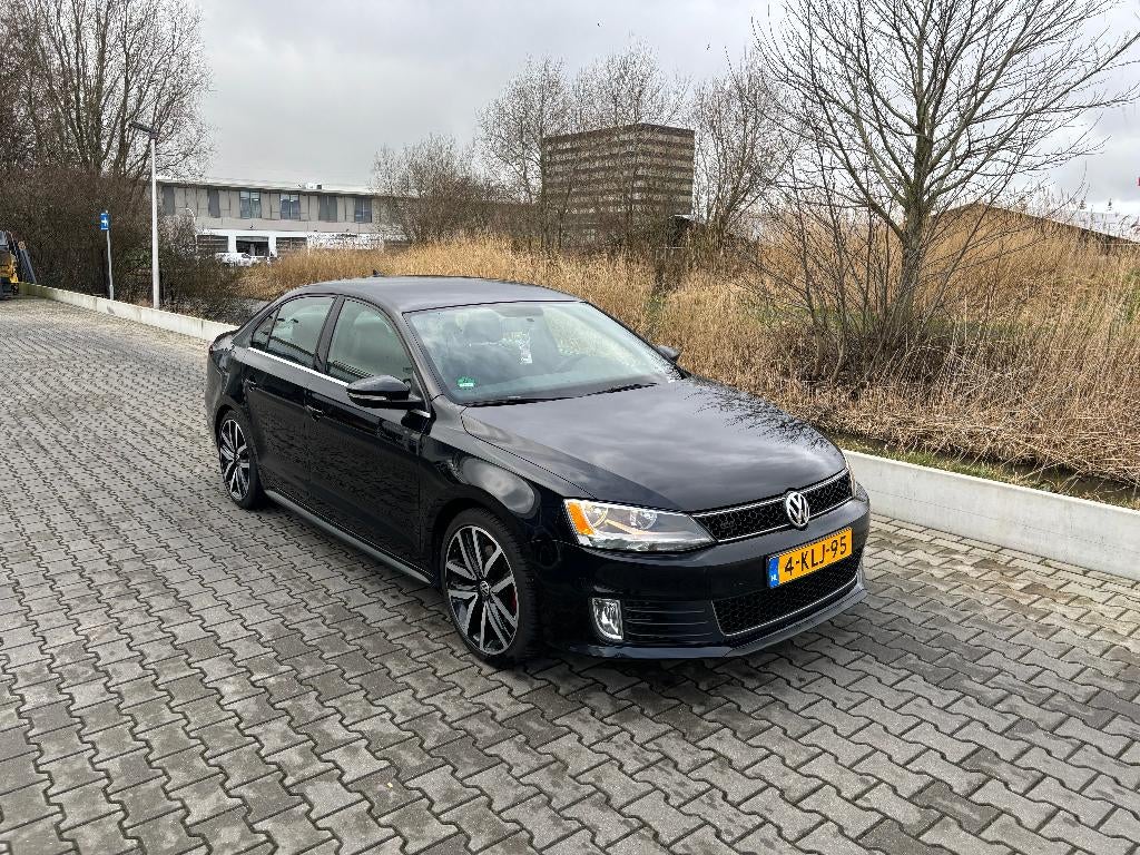 Volkswagen Jetta 2.0 GLI, 1984 cc, Leder en Stof, Zwart, Handgeschakeld