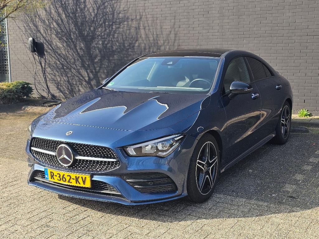 Mercedes-Benz CLA 180 136pk 7G-DCT 2022 Blauw, Auto's, Mercedes-Benz, CLA, Blauw, Alcantara, Origineel Nederlands