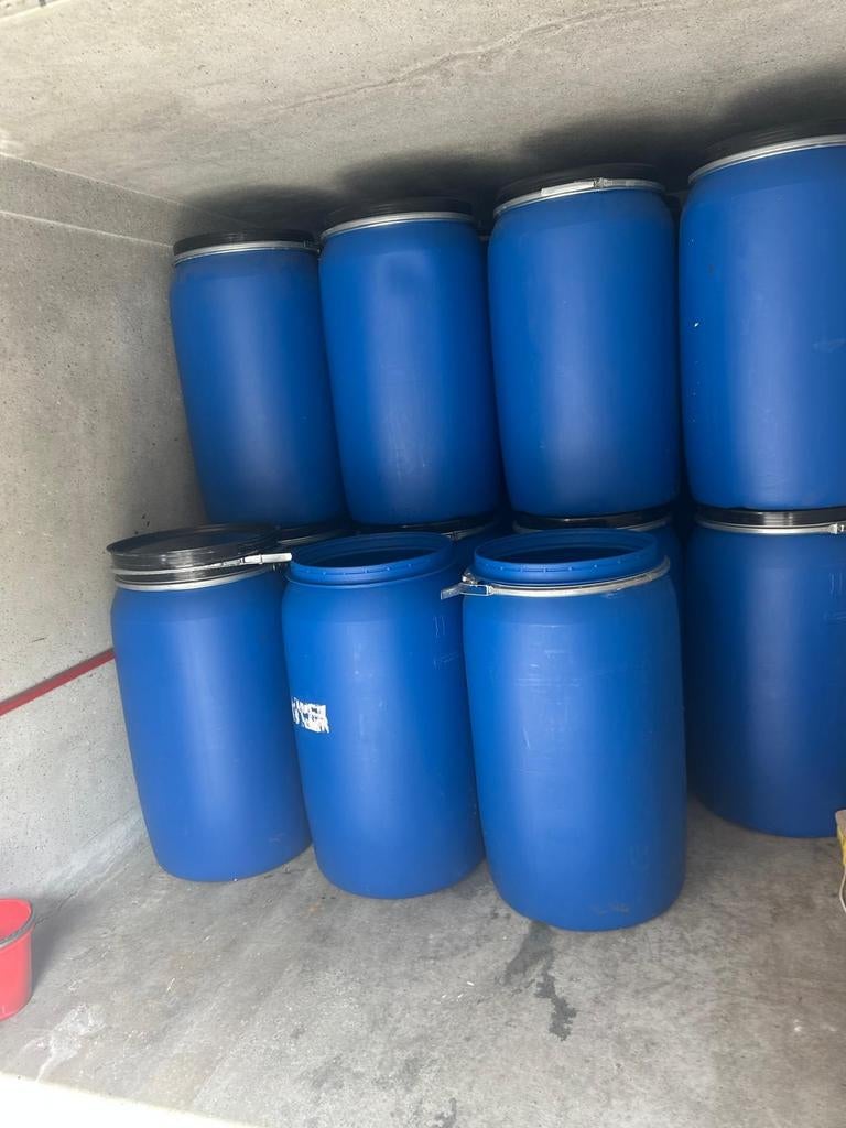 Vaten tonnen regentonnen, Ophalen of Verzenden, Zo goed als nieuw