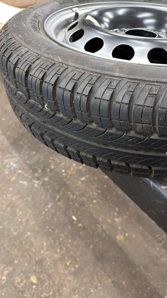 175 65 r 14.  Met velg 4x114,3, Ophalen, ?, Volvo, ?