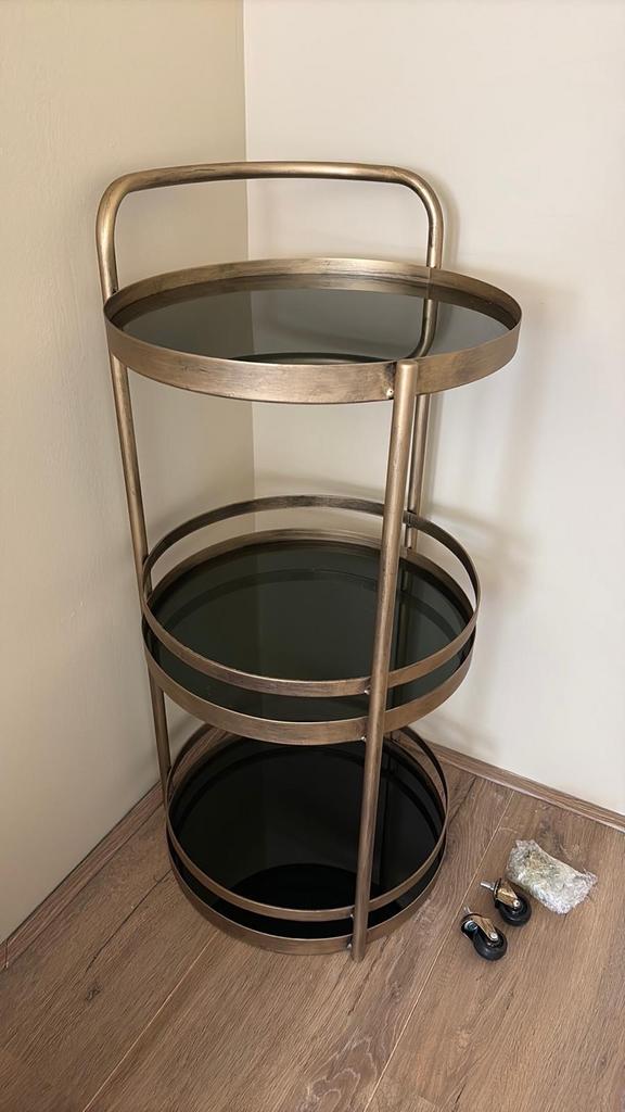 Decoratie kar met drie plateaus, Ophalen, Gebruikt, Goud, Metaal