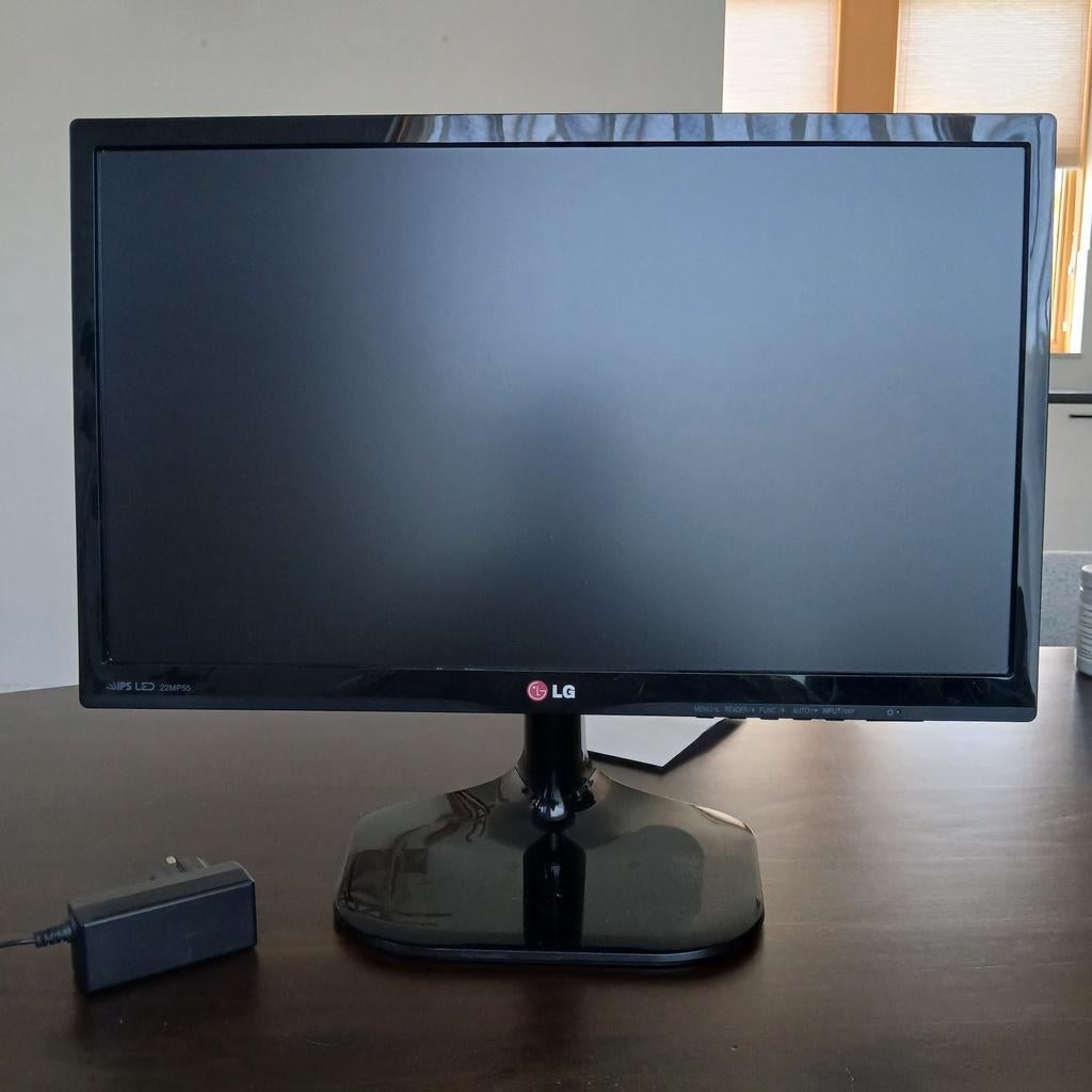 22 inch LG monitor Led IPS voor pc desktop, Ophalen, IPS, Kantelbaar, Full HD