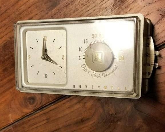 Honeywell T852A elektrische klokthermostaat uit de jaren 60, Ophalen of Verzenden