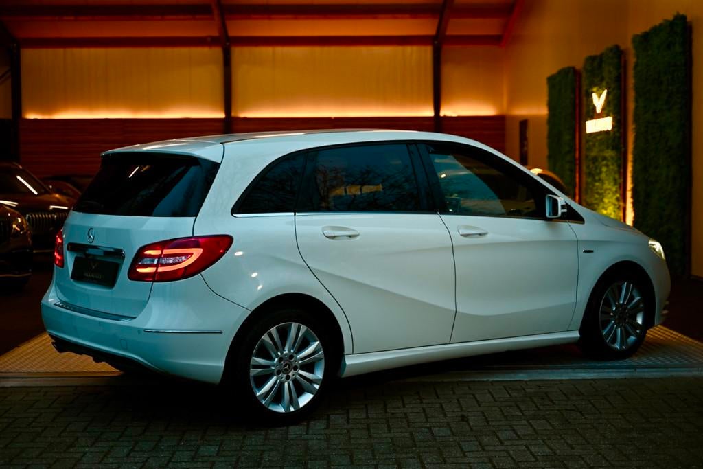 Mercedes-Benz B-klasse 180 Ambition - Achteruitrijcamera - X, Voorwielaandrijving, Euro 5, Stof, Gebruikt