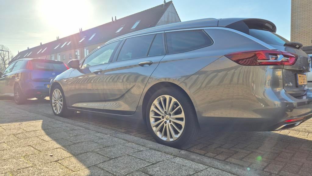 Opel Insignia 1.6 Turbo 200pk Start/stop Aut 2018 Grijs, Zwart, 4 cilinders, Leder en Stof, Stationwagon