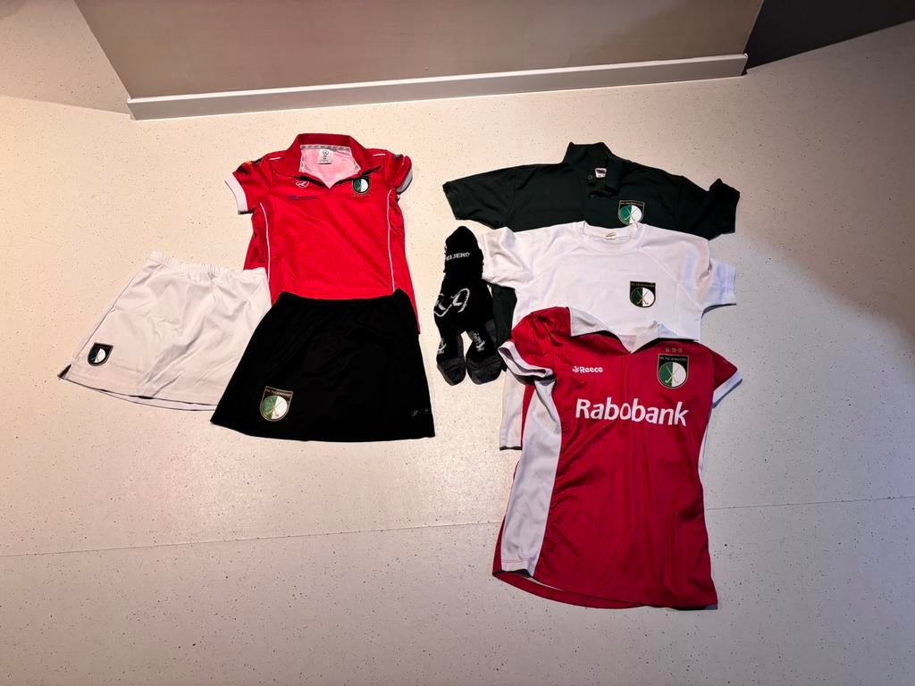 Hockeyclub Feijenoord tenue, Sport en Fitness, Hockey, Ophalen of Verzenden, Gebruikt, Kleding