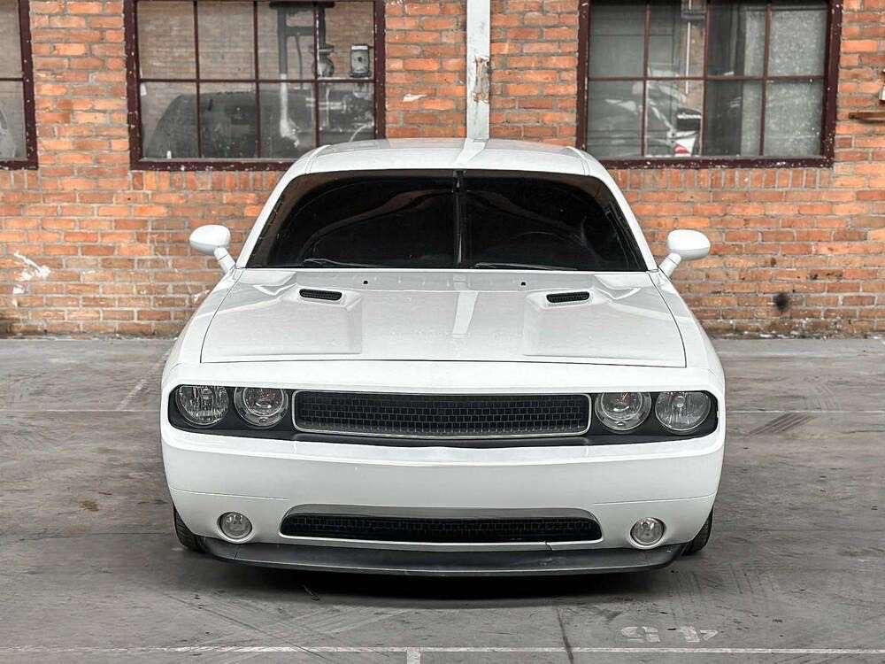 Dodge Challenger 3.6 V6 Automaat – 2013 – vanaf €9.000,00, Auto's, Automaat, Zwart, 0 kg, Wit