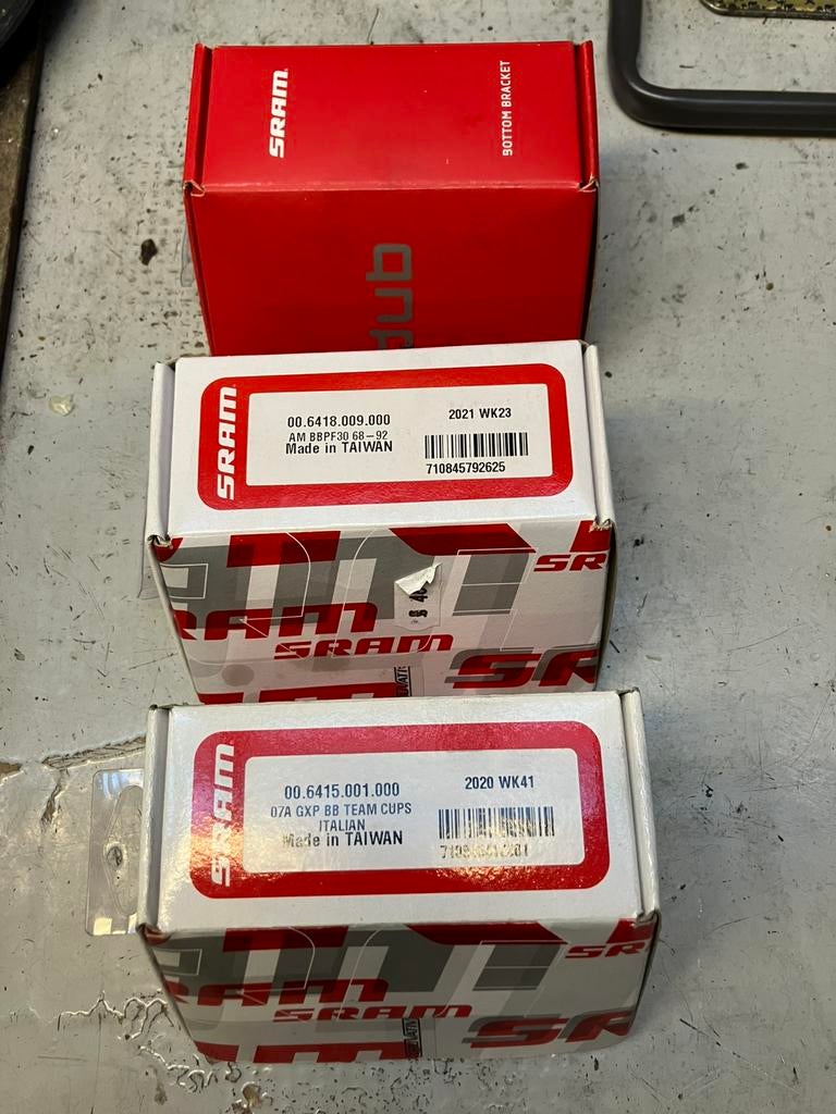 Sram bottom brackets BB30 / GXP / DUB nieuw, Fietsen en Brommers, Ophalen of Verzenden, Zo goed als nieuw, Mountainbike, Crankstel of Pedalen
