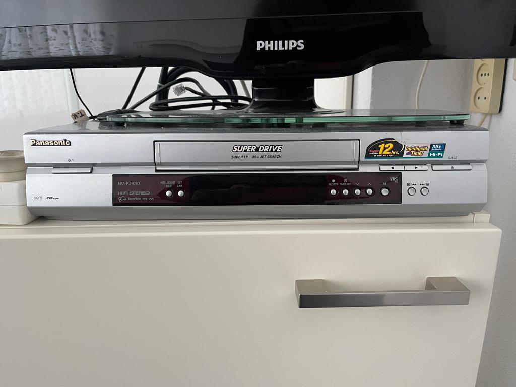 2x VHS Panasonic, Ophalen, Zo goed als nieuw, VHS-speler of -recorder