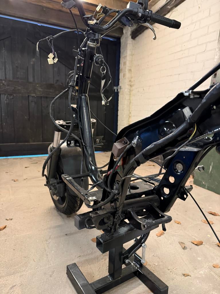 Piaggio zip 50cc 4t snor frame., Motoren, Tuning en Styling, Ophalen of Verzenden