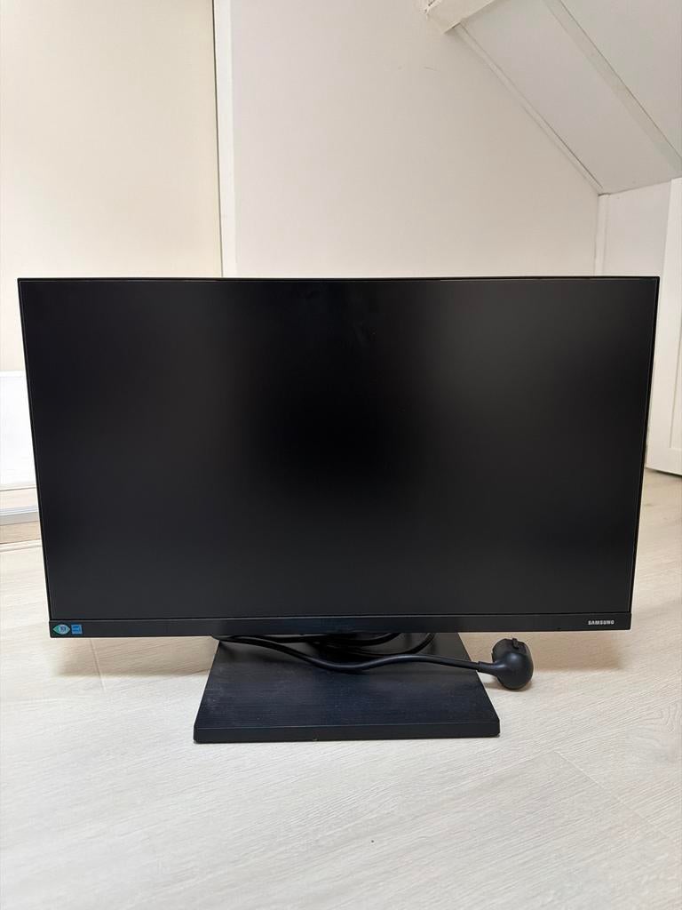 Samsung F24T450FQR – 24 inch Full HD IPS monitor, Ophalen, HDMI, IPS, In hoogte verstelbaar