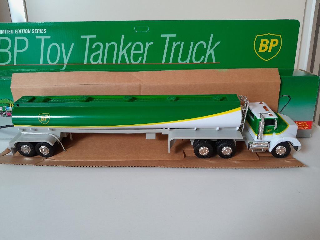 Miniatuur auto, Hobby en Vrije tijd, Modelauto's | 1:43, Ophalen of Verzenden, Nieuw, Auto, Overige merken