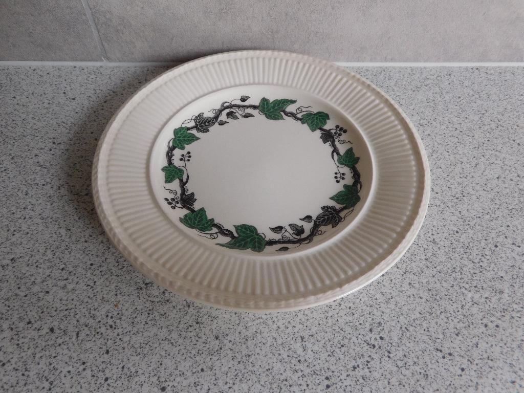 Bord 17 cm. Stratford Wedgwood, Ophalen of Verzenden, Zo goed als nieuw, Bord(en), Wedgwood