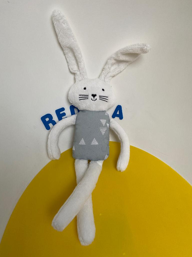 4305 hema konijn wit met groen lijfje, Ophalen of Verzenden, Zo goed als nieuw, Konijn