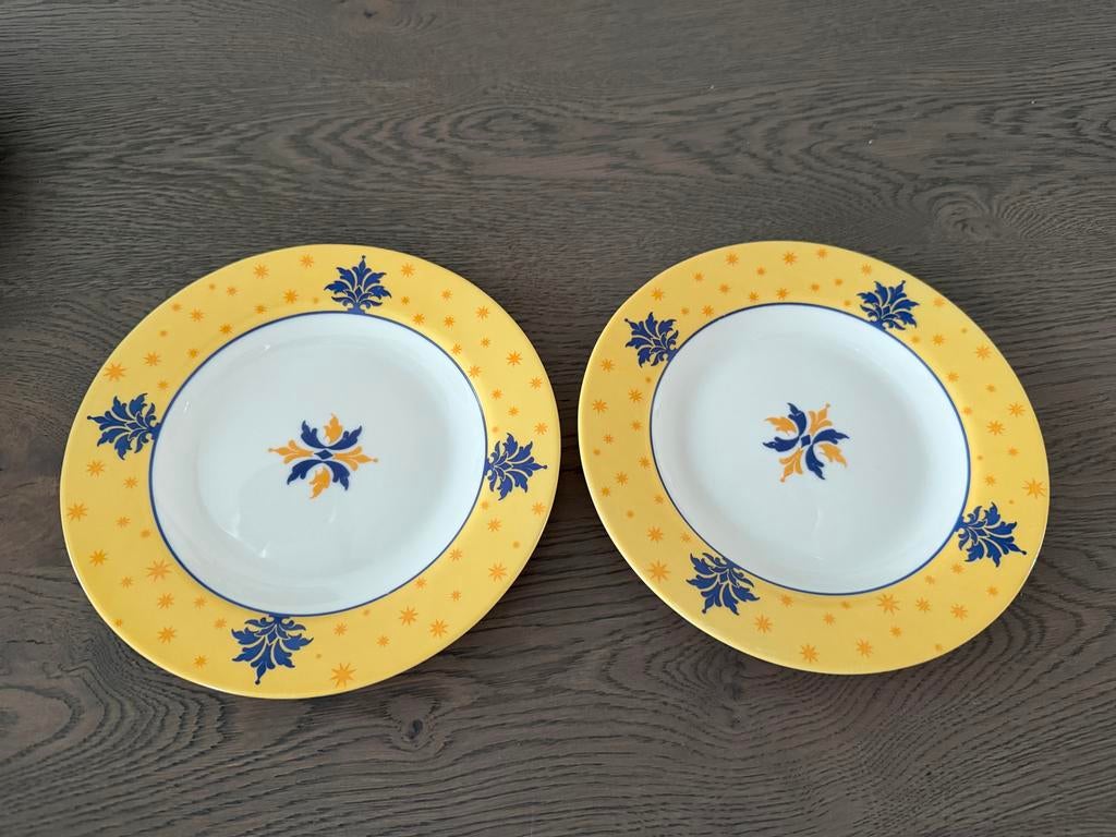 Twee vintage Arcopal borden, Huis en Inrichting, Ophalen of Verzenden, Glas, Overige stijlen, Bord(en)