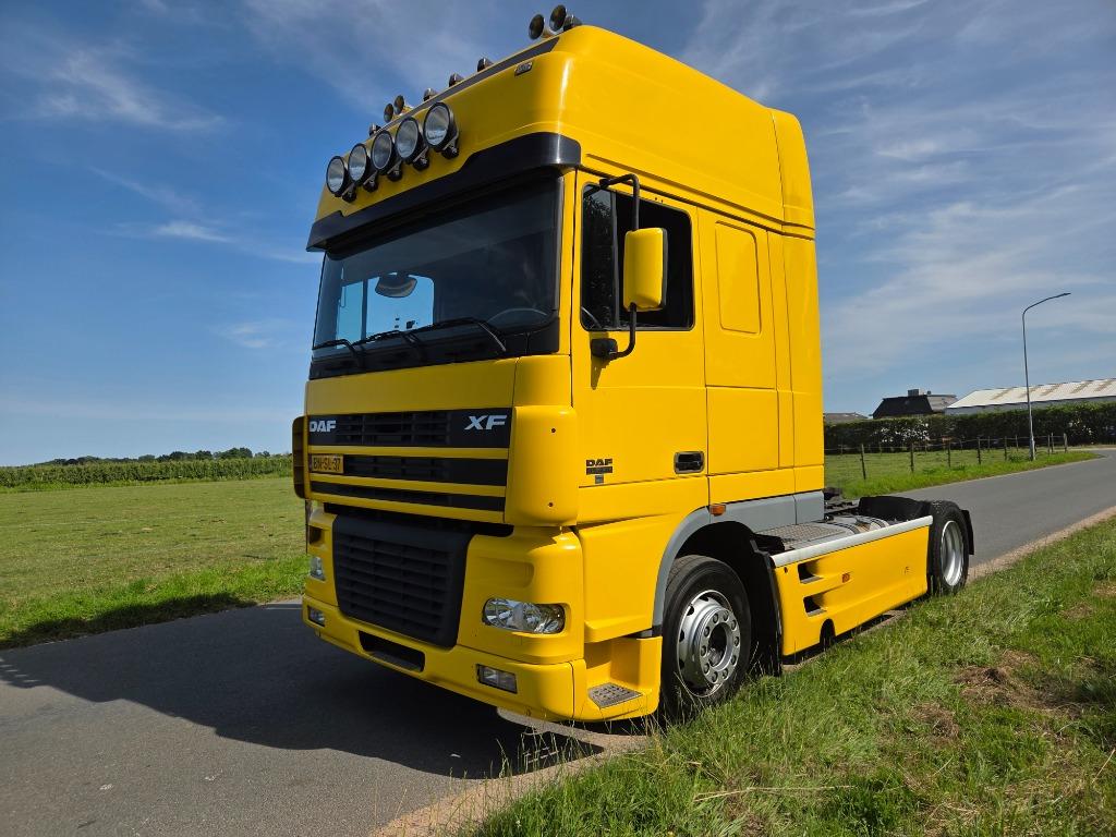 DAF 95 430 .SUPER SPACE CAB TREKKER. NIEUWSTAAT!!!!!, Auto's, Vrachtwagens, Automaat, 430 pk, Bedrijf, Diesel