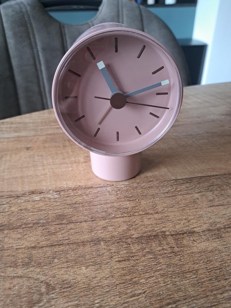 Ikea Analoge Wekker - Bleek Roze - 12x8,5x9cm, Ophalen of Verzenden, Gebruikt, Analoog