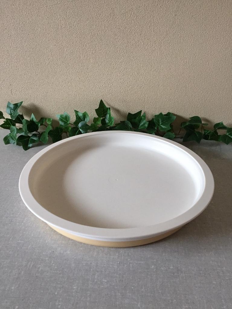 NIEUWSTAAT carrousel op voet draaiplateau van TUPPERWARE (2), Ophalen of Verzenden, Zo goed als nieuw, Geel, Schaal