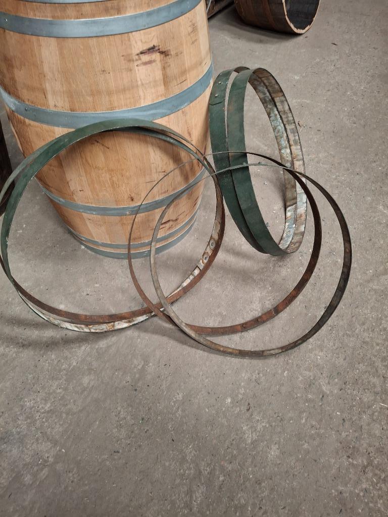 ringen van wijnvaten 6 stuks, zie foto's-omschrijving, Ophalen, Met kraantje, Metaal, Minder dan 75 liter