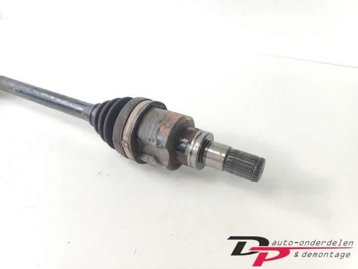 Aandrijfas links-voor van een Suzuki Alto, Gebruikt, -, -, Ophalen of Verzenden